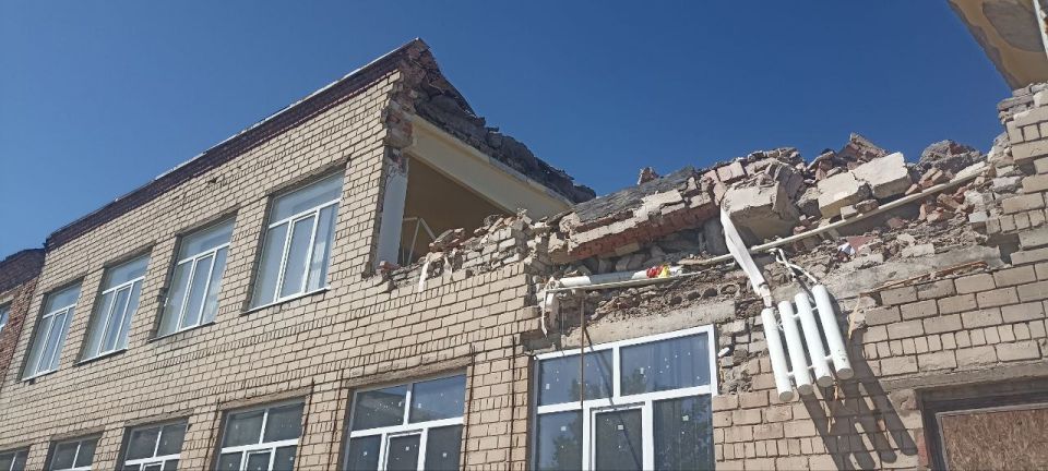 Возбуждено уголовное дело по факту частичного обрушения несущих элементов в одном из общеобразовательных учреждений в Макеевке Возбуждено уголовное дело по факту частичного обрушения несущих элементов в одном из общеобразовательных учреждений в Макеевке