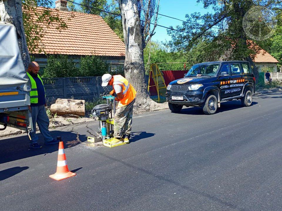 Отремонтировали 29 улиц: в Донецко-Макеевской агломерации дорожники работают круглосуточно Отремонтировали 29 улиц: в Донецко-Макеевской агломерации дорожники работают круглосуточно