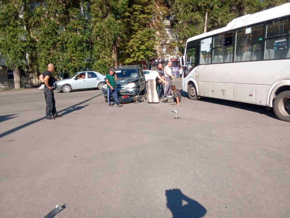 В Ханжёнково (Советский район Макеевки) произошло очередное ДТП с участием мотоциклиста