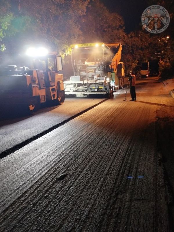 Отремонтировали 29 улиц: в Донецко-Макеевской агломерации дорожники работают круглосуточно Отремонтировали 29 улиц: в Донецко-Макеевской агломерации дорожники работают круглосуточно