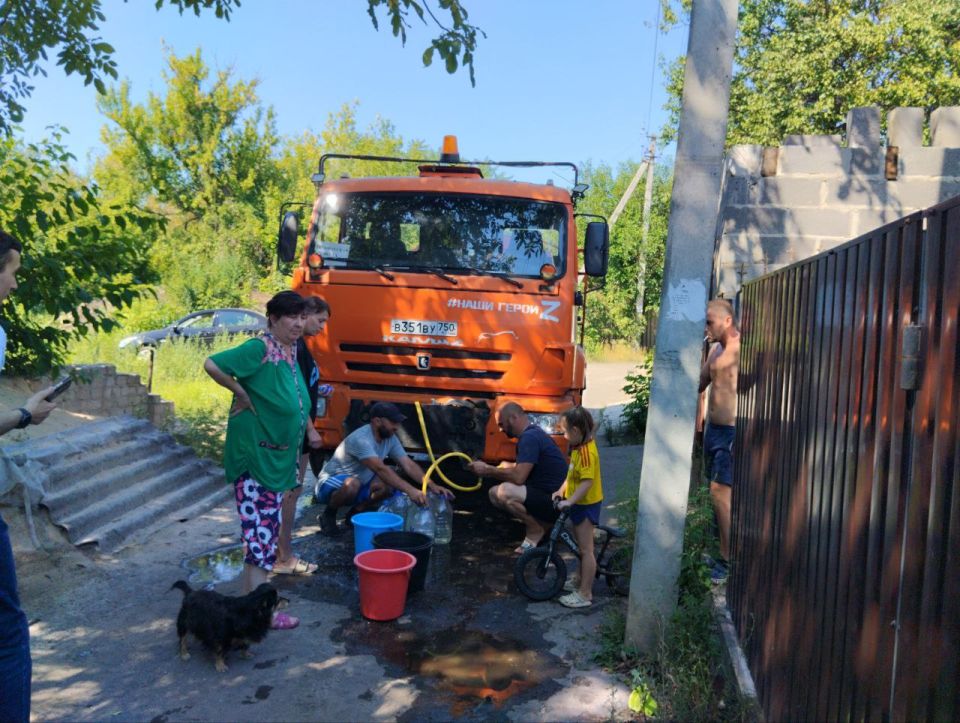 Подвоз воды для жителей ж/м «Путь Ильича» и «Совколония» по улицам Кремлевская, Тихая, Кальмана, Физкультурная, Металлургическая и Кирова