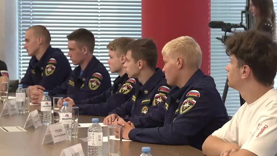 Денис Пушилин: Продолжаем привлекать молодежь Республики для доставки технической и питьевой воды людям