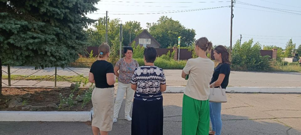 8 августа председатель территориальной избирательной комиссии № 28 Наталья Терлецкая провела встречи с жителями по адресам: ул. Скнарева, 31, пер. Книжный, 1