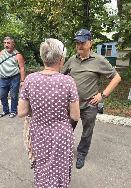 Дмитрий Огилец: По поручению Главы Донецкой Народной Республики депутаты Народного Совета продолжают проведение сходов граждан Дмитрий Огилец: По поручению Главы Донецкой Народной Республики депутаты Народного Совета продолжают проведение сходов граждан