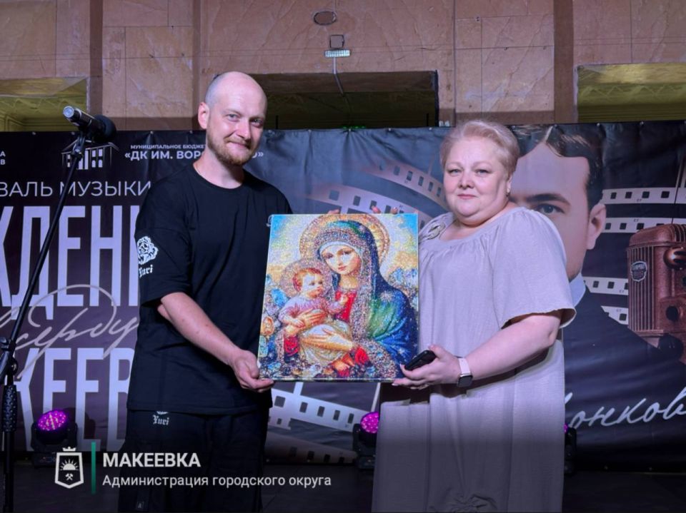 В день рождения Александра Ханжонкова на его родине встретились дворцы-побратимы! В день рождения Александра Ханжонкова на его родине встретились дворцы-побратимы!