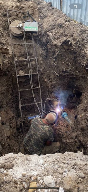 СДЕЛАНО!!!. За два дня в поселке Калиново, совместно с Макеевским ПУВКХ ГУП ДНР «Вода Донбасса», мы успешно устранили пять порывов на водопроводных сетях по улице Мажайского (дома № 8, 20, 17, 22, 50) СДЕЛАНО!!!. За два дня в поселке Калиново, совместно с Макеевским ПУВКХ ГУП ДНР «Вода Донбасса», мы успешно устранили пять порывов на водопроводных сетях по улице Мажайского (дома № 8, 20, 17, 22, 50)