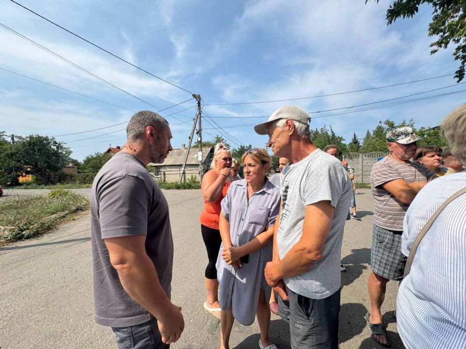 Депутаты Народного Совета ДНР Юрий Афендиков и Марина Каплянок провели ряд сходов граждан в Макеевке и Донецке Депутаты Народного Совета ДНР Юрий Афендиков и Марина Каплянок провели ряд сходов граждан в Макеевке и Донецке