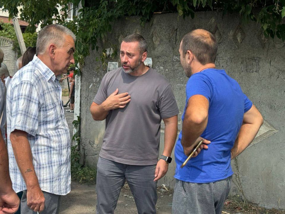 Депутаты Народного Совета ДНР Юрий Афендиков и Марина Каплянок провели ряд сходов граждан в Макеевке и Донецке