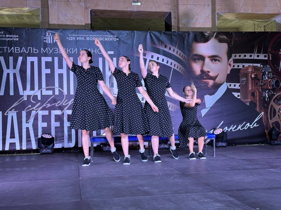 Владислав Ключаров: Макеевка с радостью присоединилась к месячнику «Культурный Донбасс», который проходит по инициативе Главы ДНР Дениса Владимировича Пушилина Владислав Ключаров: Макеевка с радостью присоединилась к месячнику «Культурный Донбасс», который проходит по инициативе Главы ДНР Дениса Владимировича Пушилина