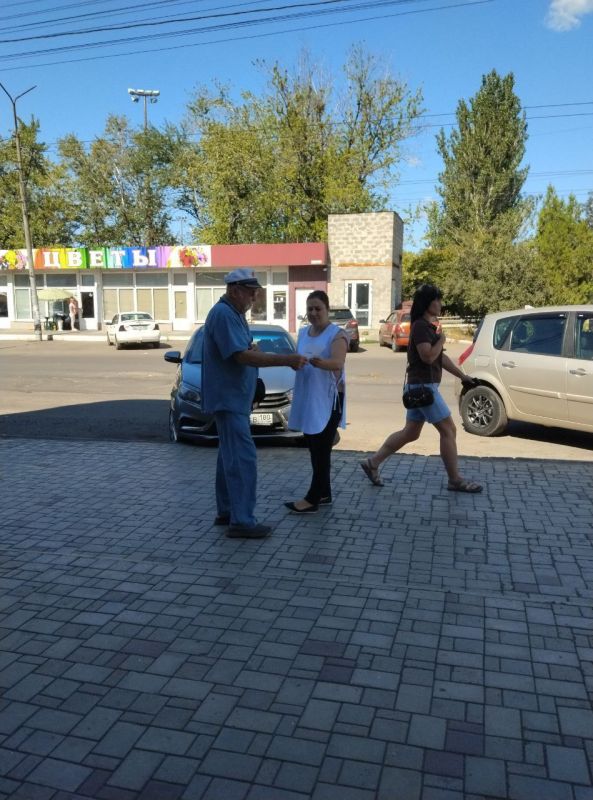 Сегодня, 14 августа в Червоногвардейском районе городского округа Макеевка по инициативе активистов Совета женщин Макеевки Червоногвардейского района прошла акция «Улица Героев» Сегодня, 14 августа в Червоногвардейском районе городского округа Макеевка по инициативе активистов Совета женщин Макеевки Червоногвардейского района прошла акция «Улица Героев»