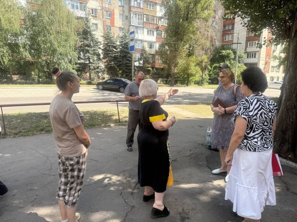 15 августа депутат Макеевского городского совета Татьяна Ивановна Репунова провела запланированные встречи с жителями района в ГБПОУ «Макеевский индустриальный техникум» и по адресу: г. Макеевка, ул. Панченко, 43 15 августа депутат Макеевского городского совета Татьяна Ивановна Репунова провела запланированные встречи с жителями района в ГБПОУ «Макеевский индустриальный техникум» и по адресу: г. Макеевка, ул. Панченко, 43