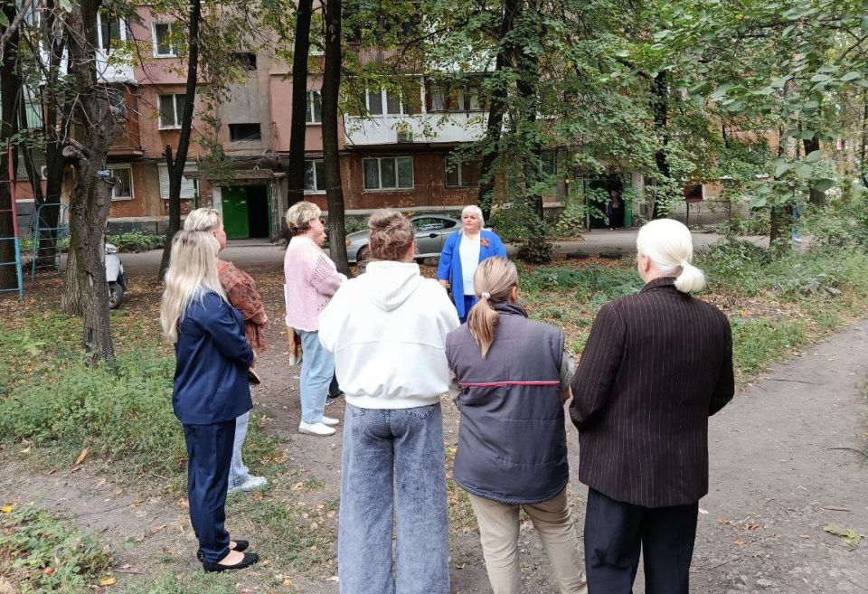 , 5 ,                 : 2- , 8, 2