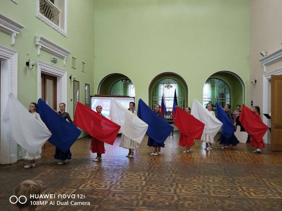 22 августа вся Россия отмечает знаменательную для каждого гражданина дату - День Государственного Флага Российской Федерации