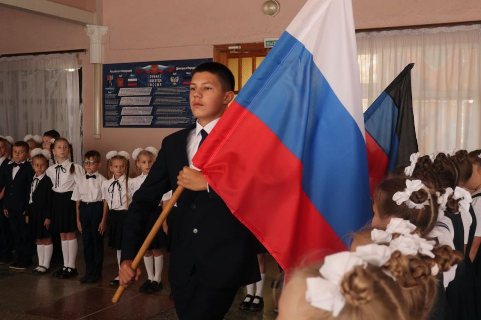 Церемония посвящения в "Орлята России"