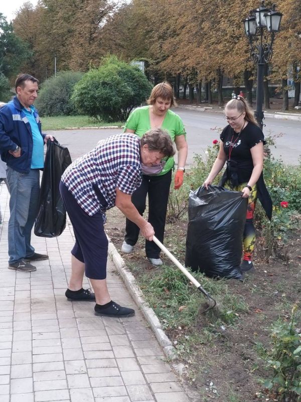 До Дня города осталось уже немного времени, и прежде, чем заняться более праздничными заботами, нужно хорошенько прибраться До Дня города осталось уже немного времени, и прежде, чем заняться более праздничными заботами, нужно хорошенько прибраться