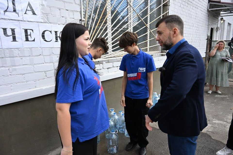 Александр Подгорный: Во время посещения котельной №1 в микрорайоне Зеленый города Макеевки встретился с волонтерами «Молодой гвардии» Александр Подгорный: Во время посещения котельной №1 в микрорайоне Зеленый города Макеевки встретился с волонтерами «Молодой гвардии»