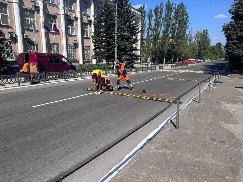 ММЗ обеспечил безопасность пешеходного перехода у своей проходной ММЗ обеспечил безопасность пешеходного перехода у своей проходной