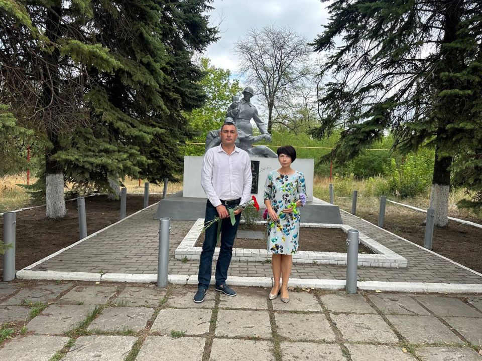 5 сентября в Горняцком внутригородском районе городского округа Макеевка состоялось возложение цветов, приуроченное ко Дню освобождения Донбасса 5 сентября в Горняцком внутригородском районе городского округа Макеевка состоялось возложение цветов, приуроченное ко Дню освобождения Донбасса