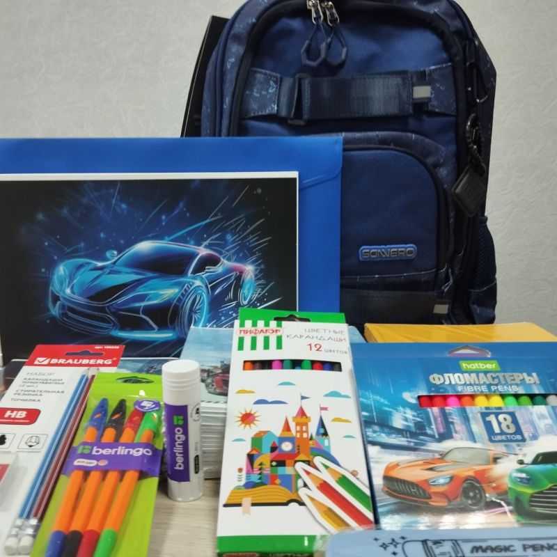 В преддверии начала нового учебного года Председатель Макеевского городского совета присоединилась к акции ВПП "Единая Россия" "Собери ребенка в школу"