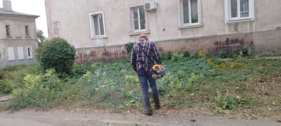 С целью наведения надлежащего санитарного порядка в преддверии празднования 82-й годовщины освобождения Макеевки и Донбасса от немецко-фашистских захватчиков и Дня города Макеевка предприятия, организации и учреждения района... С целью наведения надлежащего санитарного порядка в преддверии празднования 82-й годовщины освобождения Макеевки и Донбасса от немецко-фашистских захватчиков и Дня города Макеевка предприятия, организации и учреждения района...