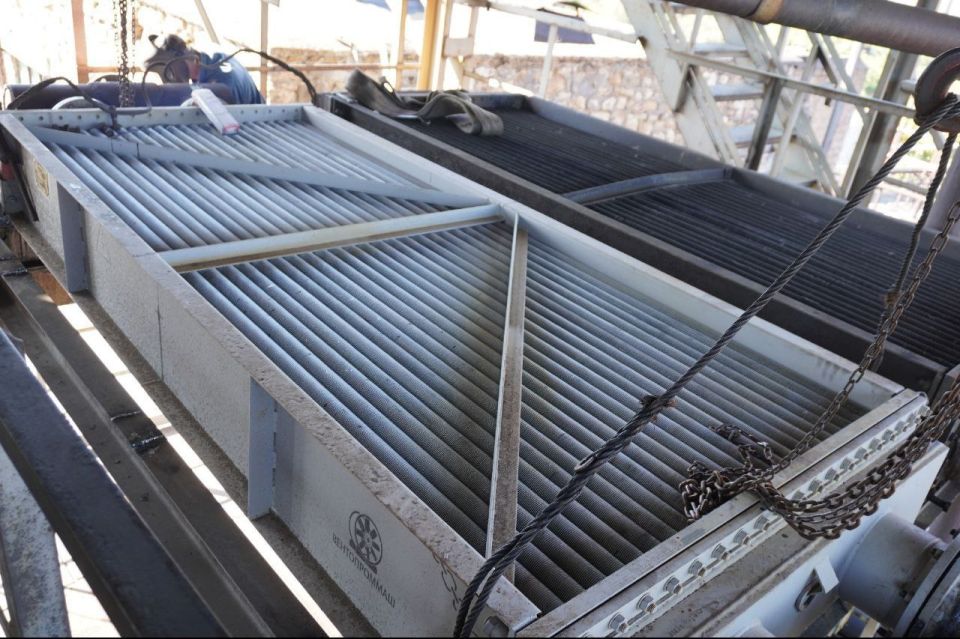 В смолоперегонном цехе Макеевкокса успешно заменили секцию воздушного конденсатора-холодильника первой ступени 1-го трубчатого агрегата В смолоперегонном цехе Макеевкокса успешно заменили секцию воздушного конденсатора-холодильника первой ступени 1-го трубчатого агрегата