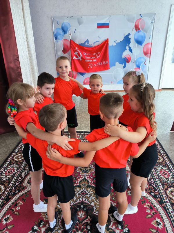 В ГКДОУ "ДЕТСКИЙ САД № 20 Г.О. МАКЕЕВКА" ДНР воспитанники подготовительных групп приняли участие в мероприятиях, посвящённых годовщине Освобождения Донбасса от немецко-фашистских войск В ГКДОУ "ДЕТСКИЙ САД № 20 Г.О. МАКЕЕВКА" ДНР воспитанники подготовительных групп приняли участие в мероприятиях, посвящённых годовщине Освобождения Донбасса от немецко-фашистских войск