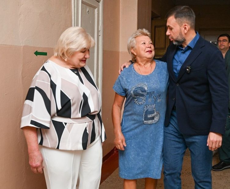 Денис Пушилин проверил, как идет восстановление родной для него школы №56 в Макеевке Денис Пушилин проверил, как идет восстановление родной для него школы №56 в Макеевке