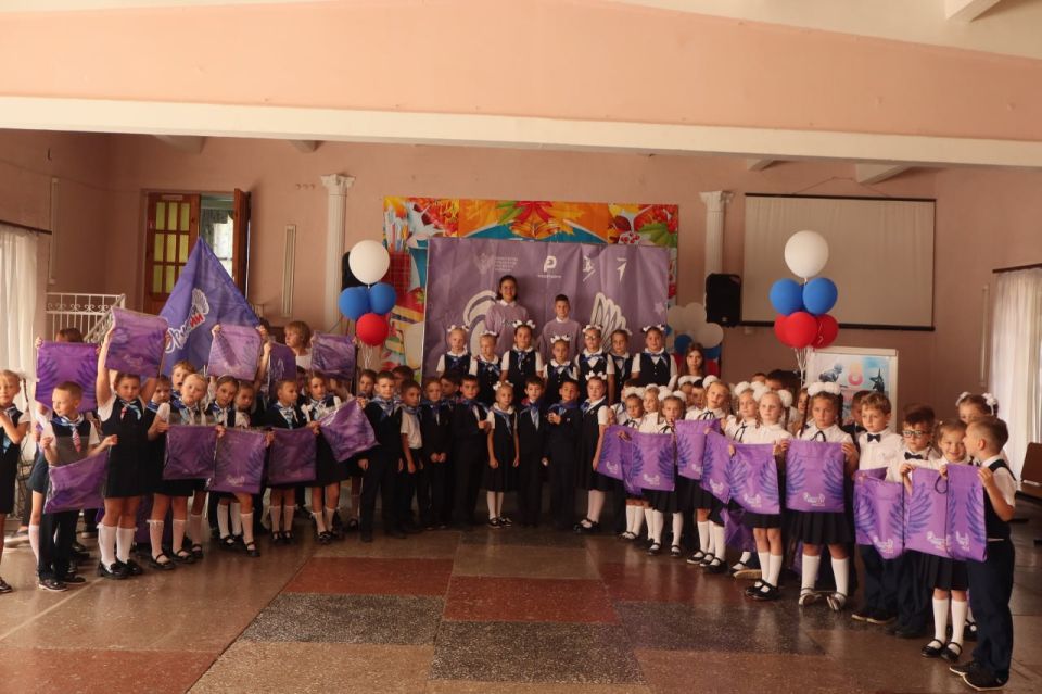 Церемония посвящения в "Орлята России" Церемония посвящения в "Орлята России"