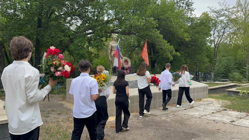 Есть память, которой не будет забвенья Есть память, которой не будет забвенья