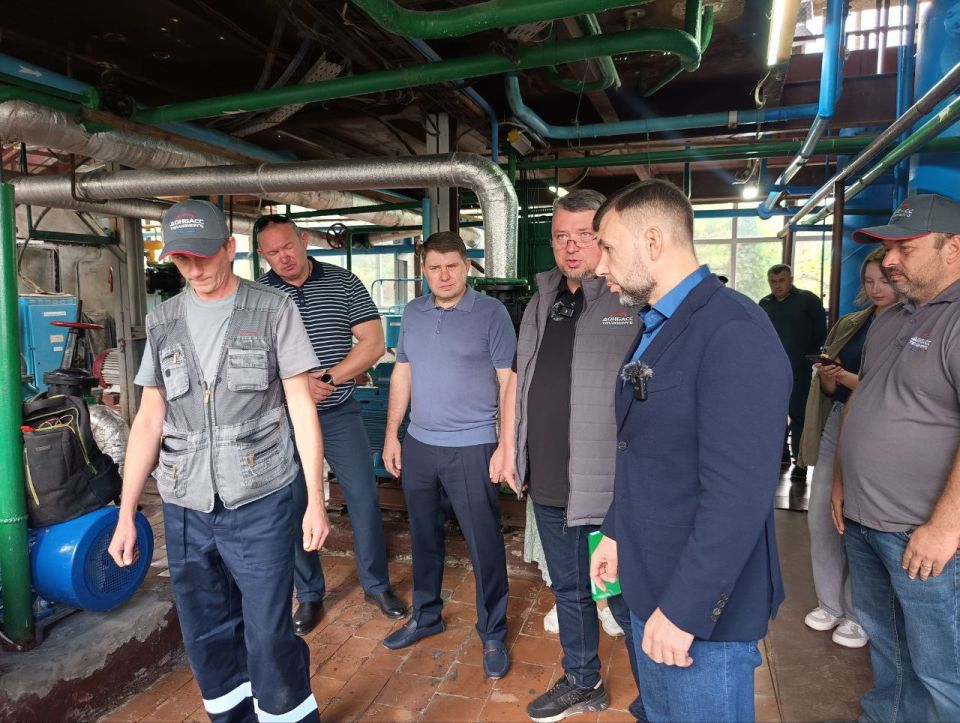 Владислав Ключаров: Вместе с Главой ДНР Денисом Владимировичем Пушилиным посетили различные организации нашего города Владислав Ключаров: Вместе с Главой ДНР Денисом Владимировичем Пушилиным посетили различные организации нашего города