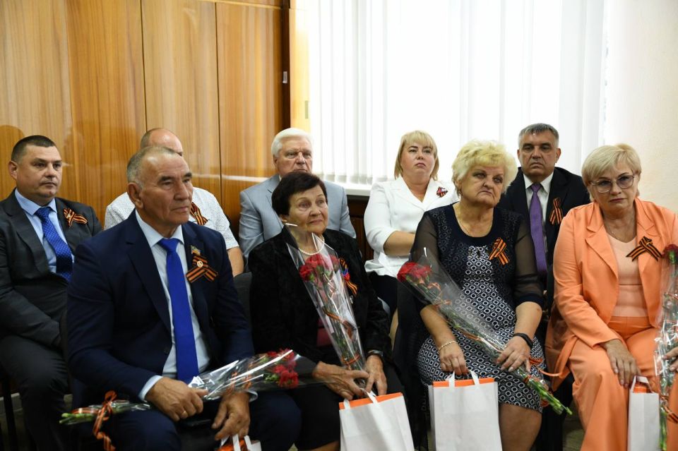 В День освобождения Макеевки от немецко-фашистских захватчиков прошла торжественная встреча с активом городского совета ветеранов В День освобождения Макеевки от немецко-фашистских захватчиков прошла торжественная встреча с активом городского совета ветеранов