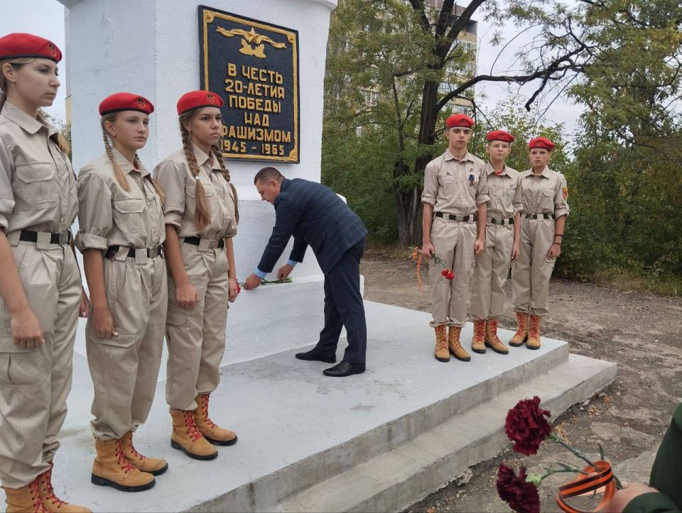 6 сентября, ко Дню освобождения Макеевки Руководитель Управы Червоногвардейского внутригородского района Администрации городского округа Макеевка Антон Гринзовский, депутат Макеевского городского совета Сергей Щетинин... 6 сентября, ко Дню освобождения Макеевки Руководитель Управы Червоногвардейского внутригородского района Администрации городского округа Макеевка Антон Гринзовский, депутат Макеевского городского совета Сергей Щетинин...