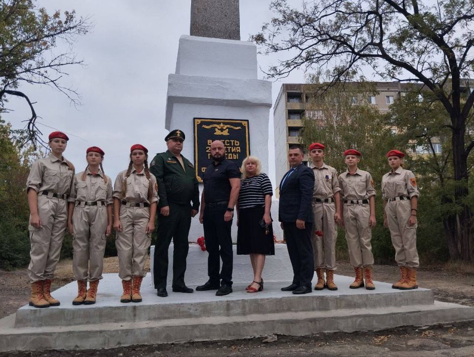 6 сентября, ко Дню освобождения Макеевки Руководитель Управы Червоногвардейского внутригородского района Администрации городского округа Макеевка Антон Гринзовский, депутат Макеевского городского совета Сергей Щетинин... 6 сентября, ко Дню освобождения Макеевки Руководитель Управы Червоногвардейского внутригородского района Администрации городского округа Макеевка Антон Гринзовский, депутат Макеевского городского совета Сергей Щетинин...