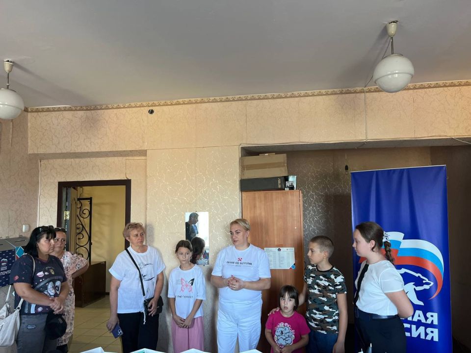 Депутат НС ДНР от Единой России Юлия Крюкова помогла собрать в школу детвору из трех семей Горняцкого района Макеевки Депутат НС ДНР от Единой России Юлия Крюкова помогла собрать в школу детвору из трех семей Горняцкого района Макеевки