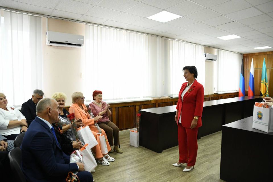 В День освобождения Макеевки от немецко-фашистских захватчиков прошла торжественная встреча с активом городского совета ветеранов В День освобождения Макеевки от немецко-фашистских захватчиков прошла торжественная встреча с активом городского совета ветеранов