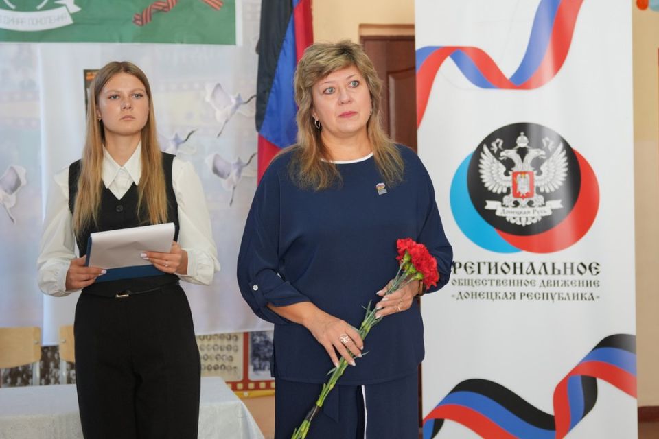 Олег Трофимов: В День освобождения Донбасса в макеевской школе открыли Парту героя Олег Трофимов: В День освобождения Донбасса в макеевской школе открыли Парту героя