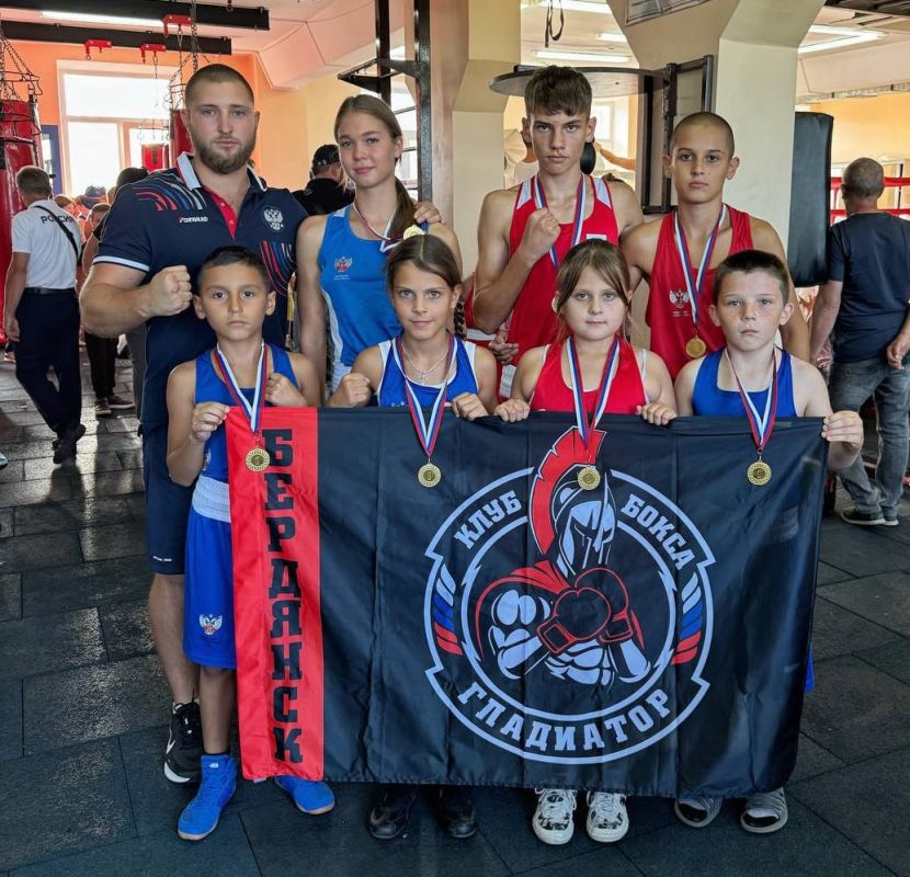 В Макеевка 6-7 сентября прошел "Открытый ринг по боксу памяти выдающихся тренеров - преподавателей по боксу Нестеренко В.Н., Вдовенко В.И., Лещенко Г.Ф. и Забайрацкого В.И." В Макеевка 6-7 сентября прошел "Открытый ринг по боксу памяти выдающихся тренеров - преподавателей по боксу Нестеренко В.Н., Вдовенко В.И., Лещенко Г.Ф. и Забайрацкого В.И."