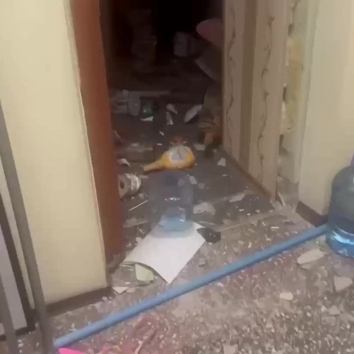 Атака бecпилoтников на парк и школу в Донецке — в Калининском районе Донецка зафиксированы новые взрывы