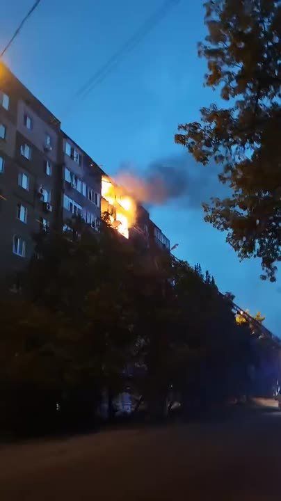 Комментарий жителя Макеевки на прилет дрона ВСУ в жилую многоэтажку