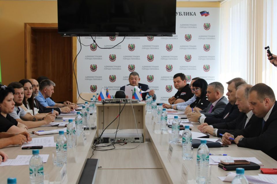 Сергей Самохин: Донецк, Макеевка, Енакиево, Торез, Горловка, Мангуш, Новоазовск — Общественные советы везде! Сергей Самохин: Донецк, Макеевка, Енакиево, Торез, Горловка, Мангуш, Новоазовск — Общественные советы везде!