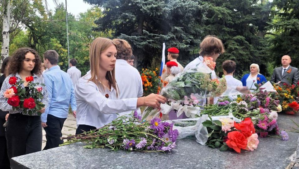 Сегодня, 8 сентября, отмечается 82-я годовщина со Дня освобождения нашими дедами и прадедами Донбасса от немецко-фашистских захватчиков Сегодня, 8 сентября, отмечается 82-я годовщина со Дня освобождения нашими дедами и прадедами Донбасса от немецко-фашистских захватчиков