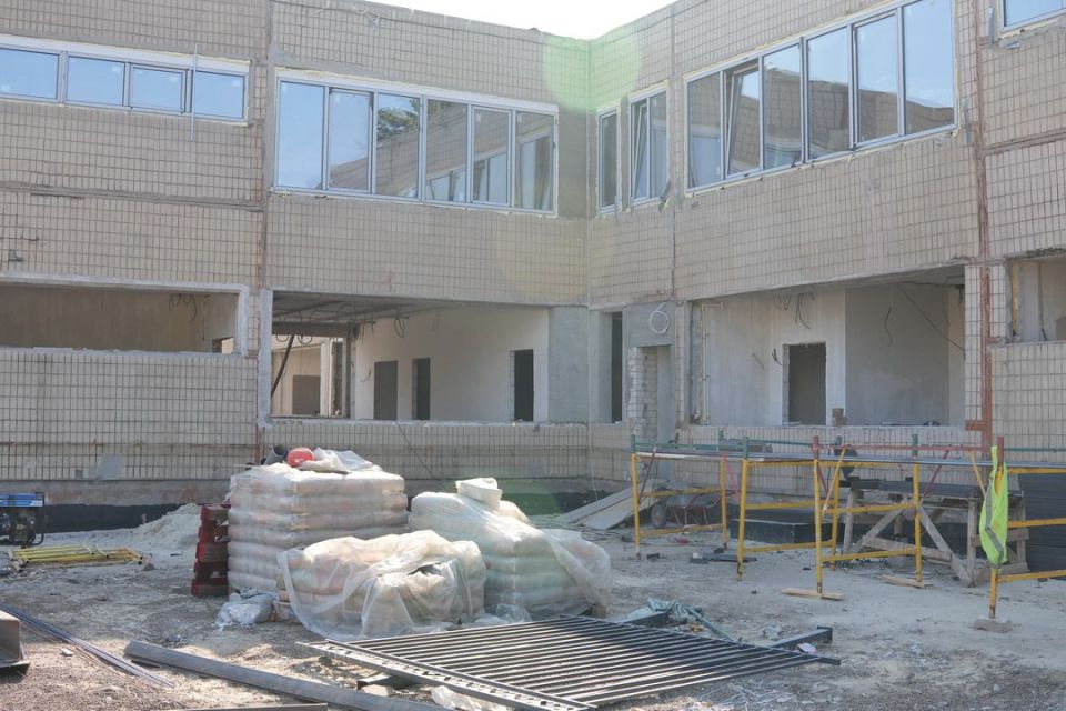 Олег Трофимов: С коллегами оценили ход восстановительных работ в лицее №2 «Престиж» и детском саду №19 города Макеевки Олег Трофимов: С коллегами оценили ход восстановительных работ в лицее №2 «Престиж» и детском саду №19 города Макеевки