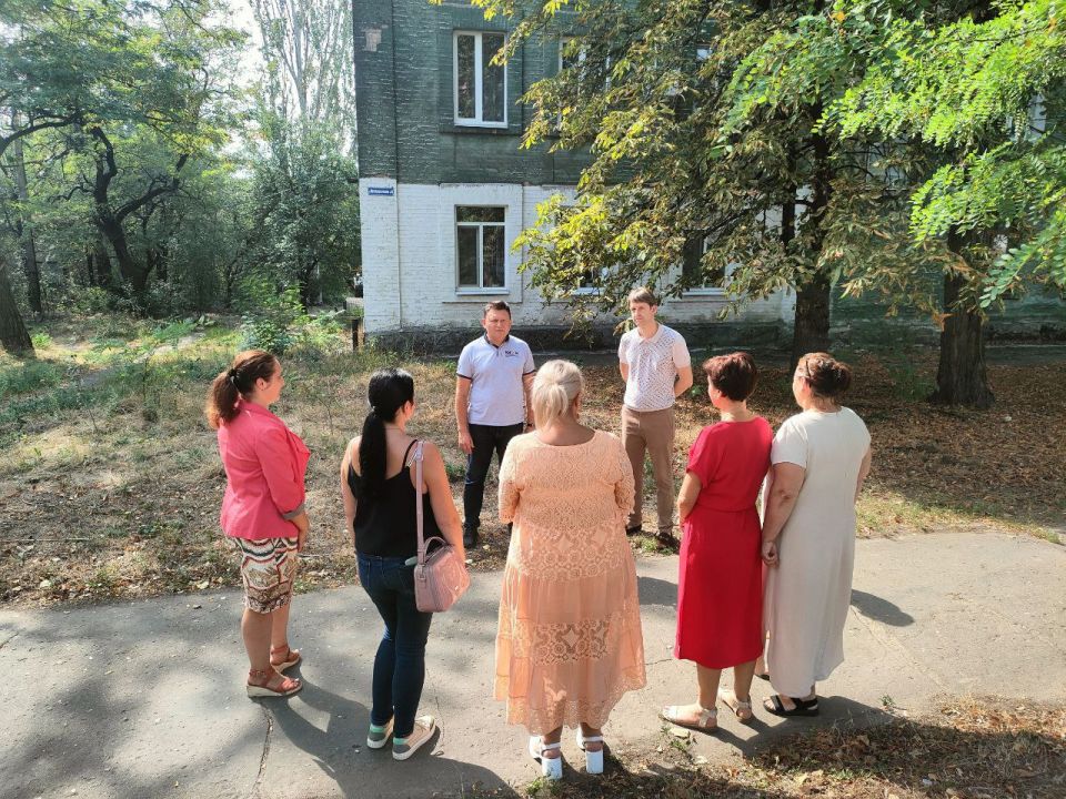 Продолжается живой диалог между населением и депутатами Макеевского городского совета Продолжается живой диалог между населением и депутатами Макеевского городского совета