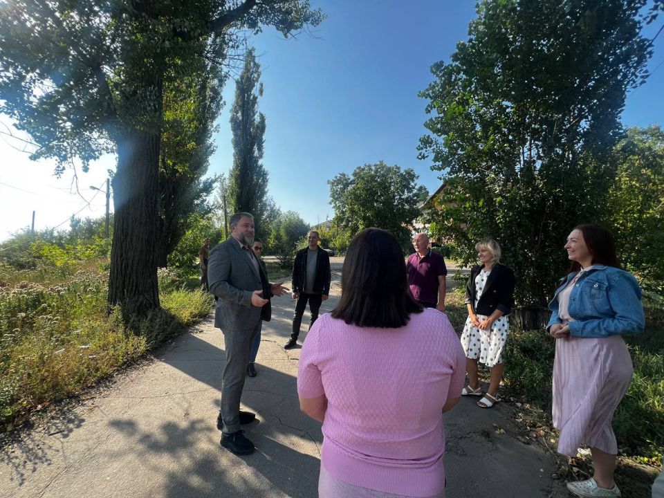 8 сентября, депутат Макеевского городского совета Геннадий Гальчук провел встречу по адресу: г. Макеевка, ул. 250 –летия Донбасса,74