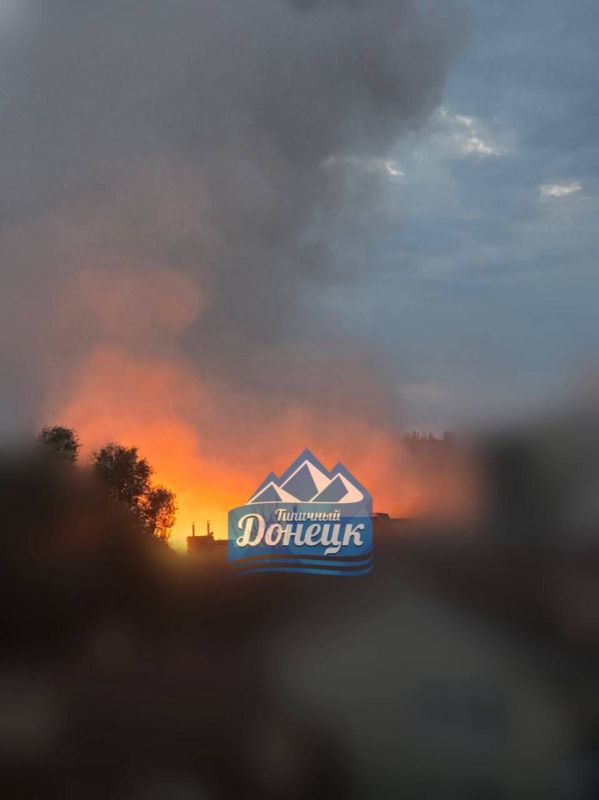 Два майора: Фашисты снова бьют по мирному населению Донецка и Макеевки Два майора: Фашисты снова бьют по мирному населению Донецка и Макеевки