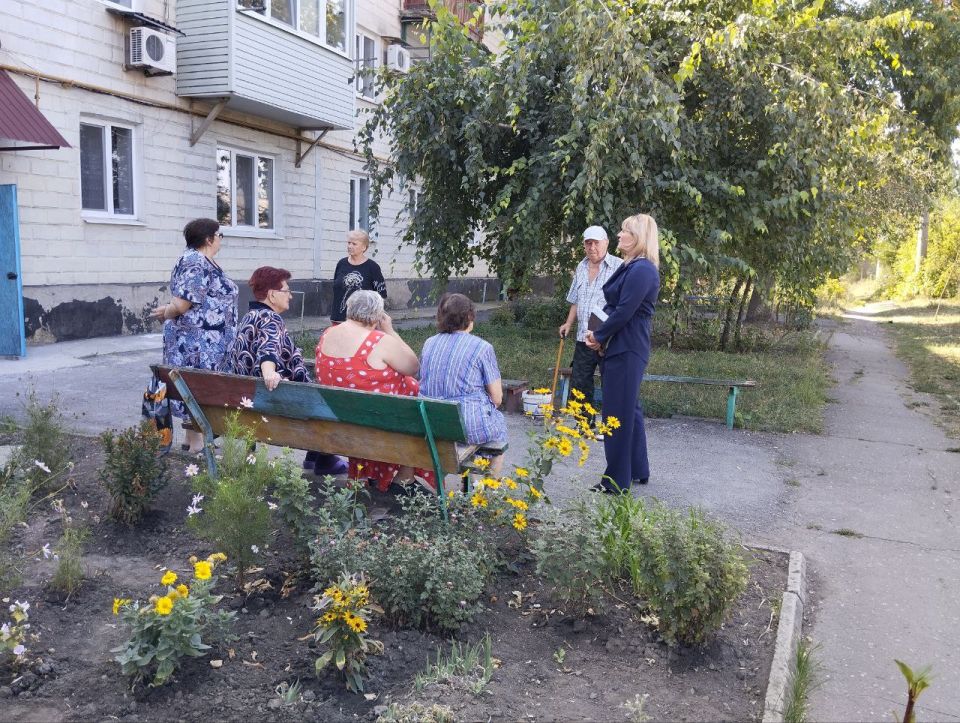 8 сентября, в Червоногвардейском районе состоялась встреча заместителя руководителя Управы Червоногвардейского внутригородского района Татьяны Задорожной с жителями жилого массива Калинина возле домов № 39 и №41 по улице...