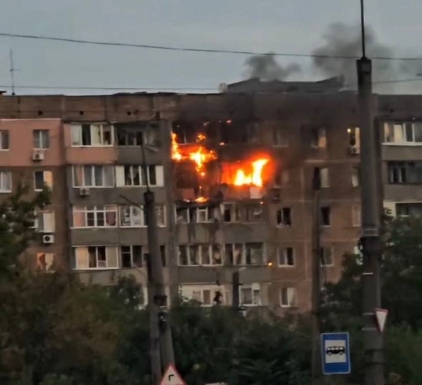 Грэм Филлипс: Сообщают, о нескольких прилётах в центре Донецка и Макеевки Грэм Филлипс: Сообщают, о нескольких прилётах в центре Донецка и Макеевки