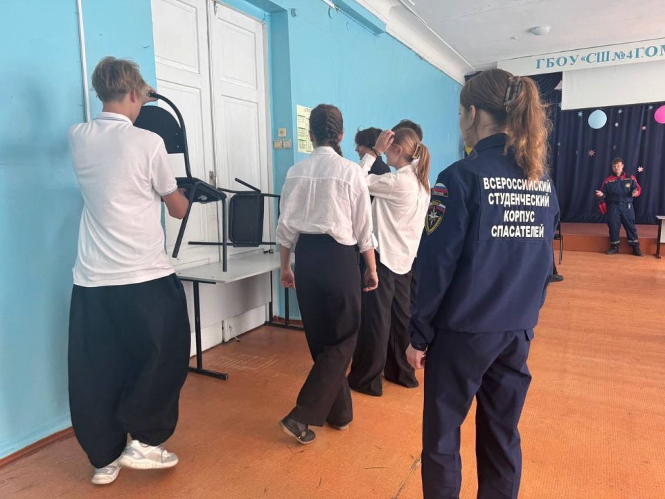 В ГБОУ "СШ № 4 Г.О. МАКЕЕВКА" проведён мастер-класс по оказанию первой помощи и антитеррору для учащихся 9-х классов, с целью реализации проекта "Здоровое будущее" В ГБОУ "СШ № 4 Г.О. МАКЕЕВКА" проведён мастер-класс по оказанию первой помощи и антитеррору для учащихся 9-х классов, с целью реализации проекта "Здоровое будущее"