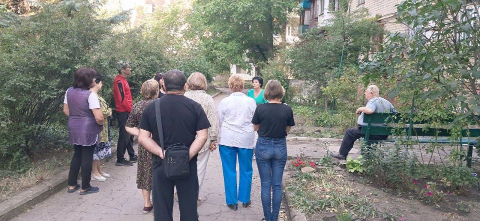 Сегодня, 8 сентября, в Центрально-Городском внутригородском районе прошли встречи с гражданами на подведомственной территории по адресам: ул. Ленина,128\2, ул. Седова,141 Сегодня, 8 сентября, в Центрально-Городском внутригородском районе прошли встречи с гражданами на подведомственной территории по адресам: ул. Ленина,128\2, ул. Седова,141