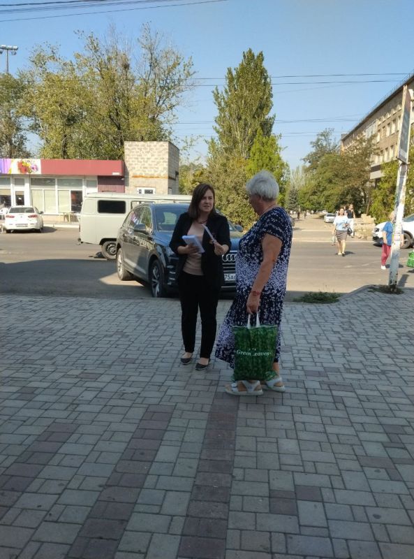 8 сентября в Червоногвардейском внутригородском районе прошла акция «Мы помним подвиги твои, Донбасс!», приуроченная ко Дню освобождения Донбасса 8 сентября в Червоногвардейском внутригородском районе прошла акция «Мы помним подвиги твои, Донбасс!», приуроченная ко Дню освобождения Донбасса